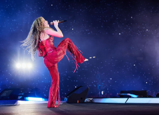 Shakira se declara ao Brasil após primeiro show