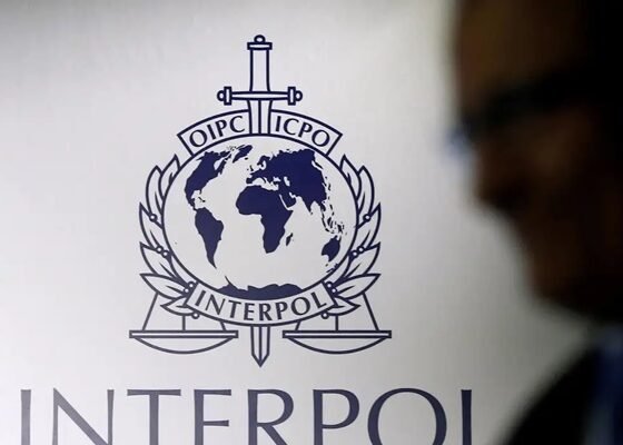 PF pede inclusão de Carla Zambelli na lista de procurados da Interpol