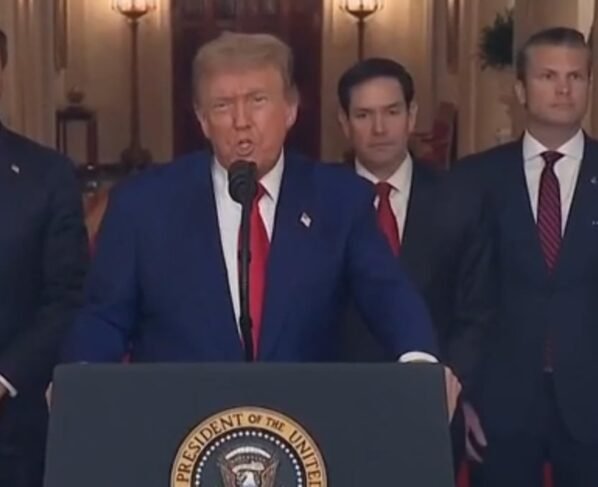 "Paz ou tragédia para o Irã", diz Trump após ataque dos EUA