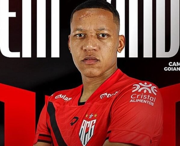 Adriano Martins