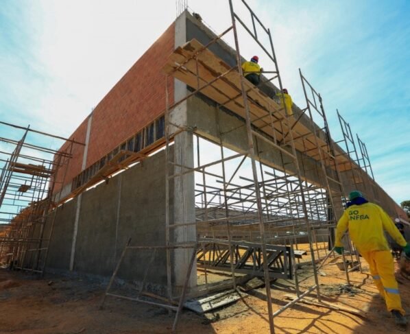 Goinfra avança com obras estratégicas e fortalece infraestrutura da saúde em Goiás