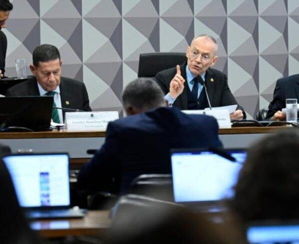 CPI do crime organizado aprova requerimentos para chamar ministros e governadores
