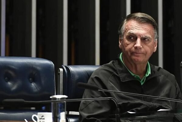 Defesa de Bolsonaro entra com novo recurso no STF contra condenação