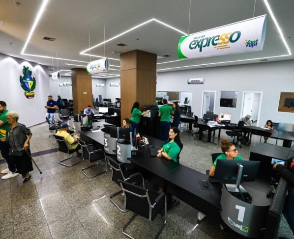 confira o que abre e fecha no feriado