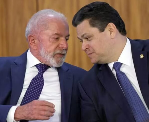 Alcolumbre vê interferência do governo Lula e defende prazo acelerado para Messias